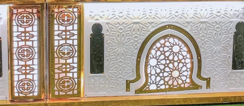 Jali detail on the counter base